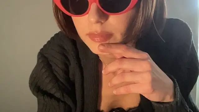 Snapshot of SlowVenomXX chatting on 03.05.26 SlowVenomXX online show from 03.05.26