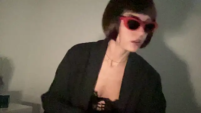 Snapshot of SlowVenomXX chatting on 03.11.26 SlowVenomXX online show from 03.11.26