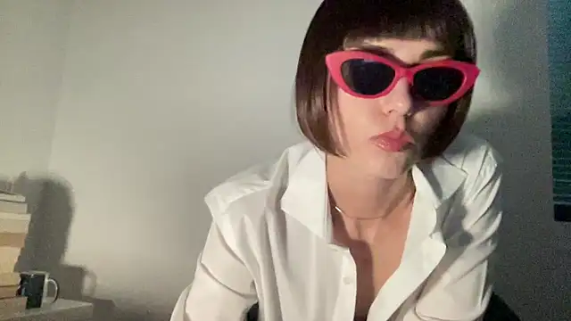 Snapshot of SlowVenomXX chatting on 03.12.26 SlowVenomXX online show from 03.12.26