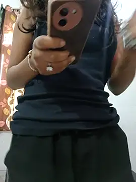 Snapshot of Itz_ishu chatting on 04.08.26 Itz ishu online show from 04.08.26