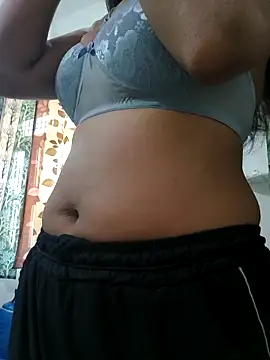 Snapshot of Itz_ishu chatting on 04.18.26 Itz ishu online show from 04.18.26