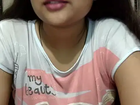 Snapshot of NayraG chatting on 06.23.26 NayraG online show from 06.23.26