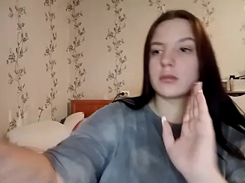 Snapshot of symmetryinvoid chatting on 03.31.26 symmetryinvoid online show from 03.31.26