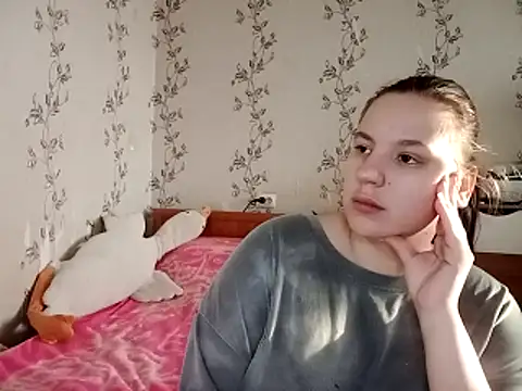 Snapshot of symmetryinvoid chatting on 04.01.26 symmetryinvoid online show from 04.01.26