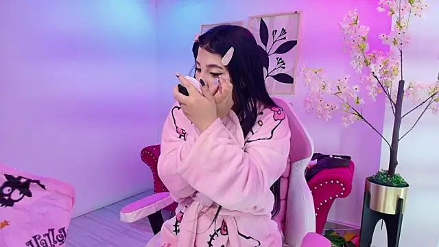 Miia  owens online show from 07.17.26