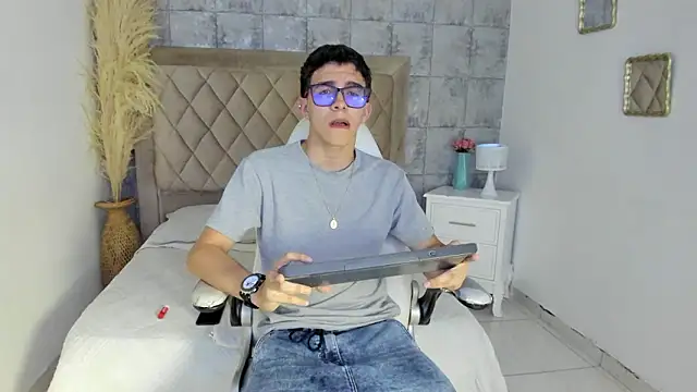 TylerCross  online show from 03.14.26