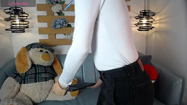 Cristopher Wild online show from 05.12.26