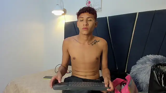 junior cum18 online show from 03.15.26