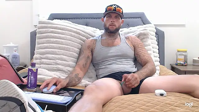 SecretsNextDoor online show from 05.08.26