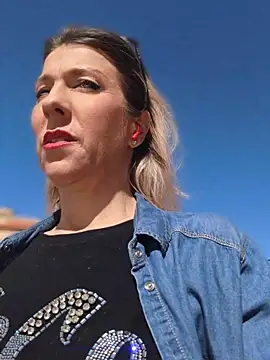 Snapshot of ManuelaX chatting on 02.23.26 ManuelaX online show from 02.23.26