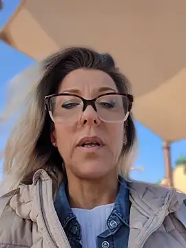 Snapshot of ManuelaX chatting on 03.18.26 ManuelaX online show from 03.18.26