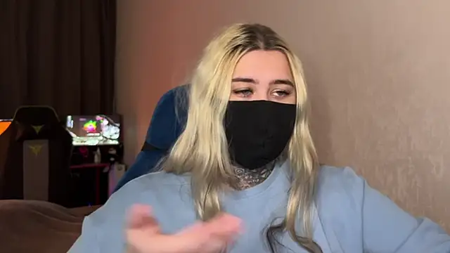 Xtoni  online show from 03.10.26