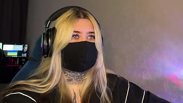 Xtoni  online show from 03.12.26