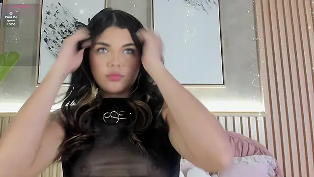 Mia Rosalie online show from 04.30.26