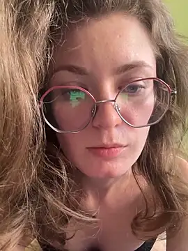 Hii Adel online show from 03.17.26