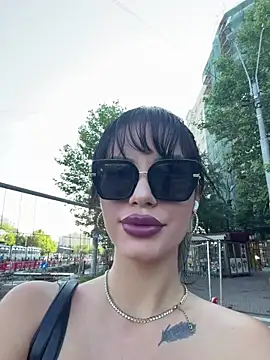RaniaSnow online show from 07.17.26