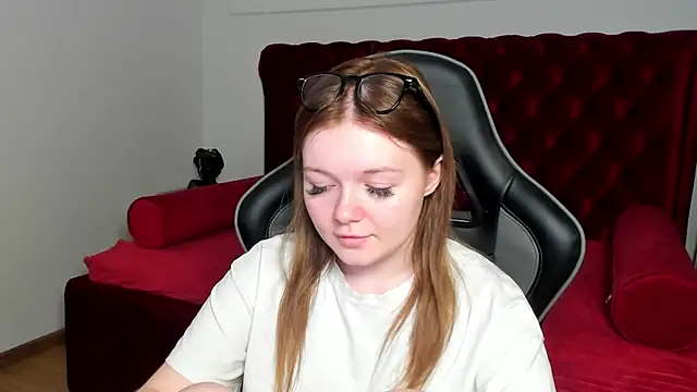 ElinaVale online show from 06.12.26