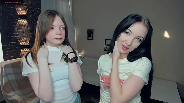 KarieDeever online show from 03.11.26