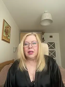 JanieLight53 online show from 04.25.26