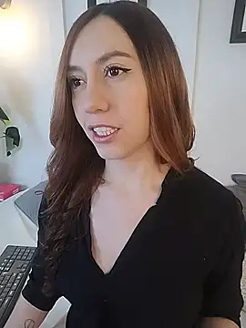 Fer Luxx online show from 07.24.26