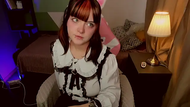EsterTwilight online show from 05.06.26