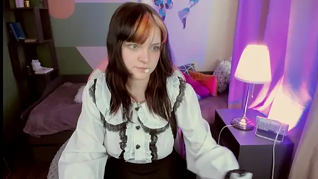 Snapshot of EsterTwilight chatting on 05.24.26 EsterTwilight online show from 05.24.26