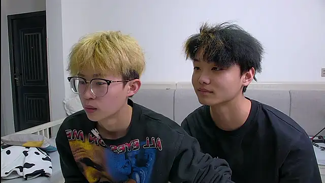 Chili-001 online show from 03.15.26