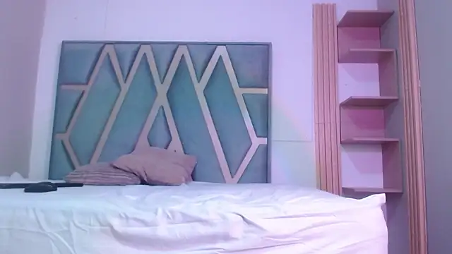 EBONY LOVEE  online show from 03.12.26