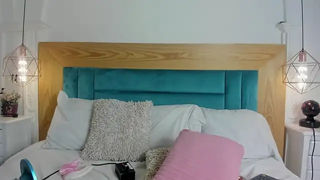 NatyVelvex online show from 03.17.26