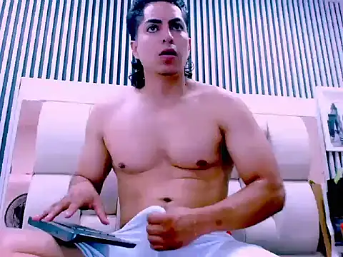 Alex Wolft online show from 06.12.26