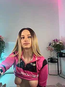 ScarletFlameee online show from 05.15.26