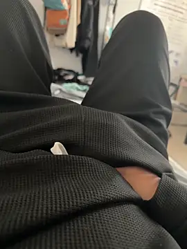 Snapshot of Sh-618 chatting on 03.30.26 Sh-618 online show from 03.30.26