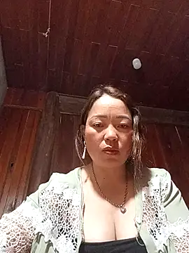 Yellow-pink online show from 04.28.26