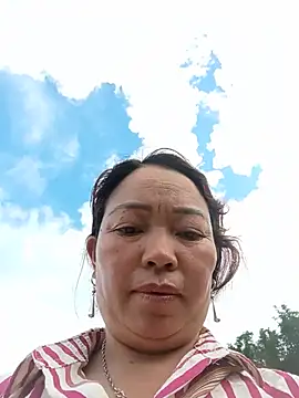 Yellow-pink online show from 07.27.26