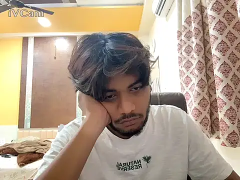 seducing boi online show from 03.12.26