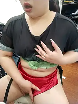 Snapshot of Lylyoh chatting on 03.25.26 Lylyoh online show from 03.25.26