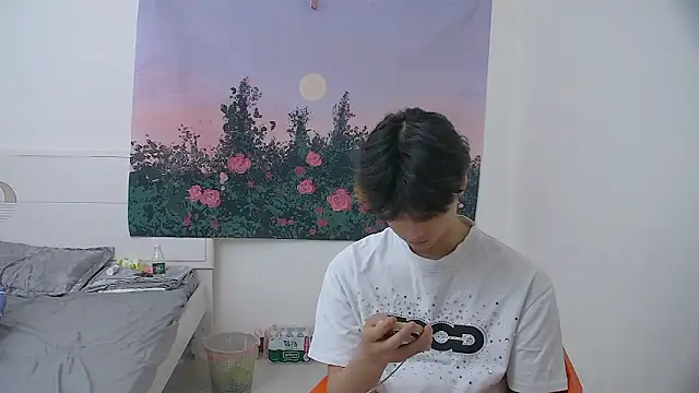 icecream-002 online show from 04.29.26