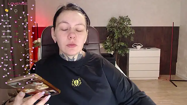 Qwerty Anna Lbo online show from 03.13.26