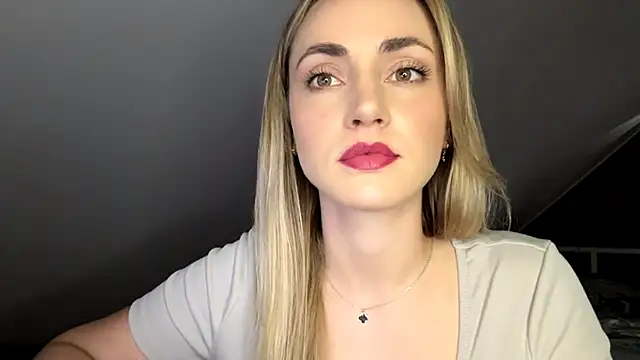 Snapshot of ScarlettSensitive chatting on 05.22.26 ScarlettSensitive online show from 05.22.26