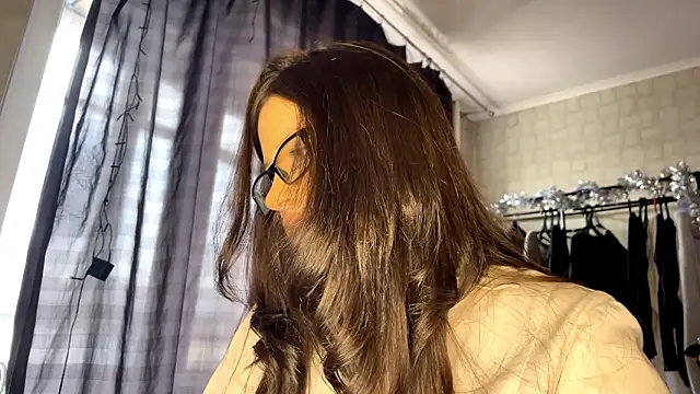 AnnyLadger online show from 03.17.26