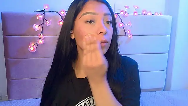 MiaCute fit8 online show from 03.17.26