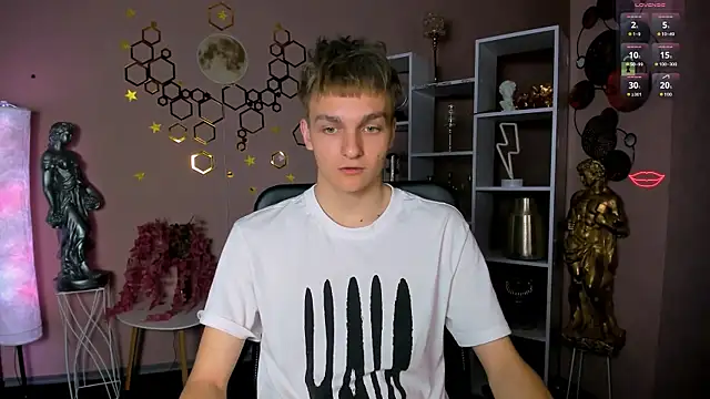 Snapshot of john_lik chatting on 04.26.26 john lik online show from 04.26.26