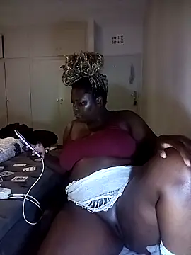 Snapshot of Thickdarkbby chatting on 05.07.26 Thickdarkbby online show from 05.07.26