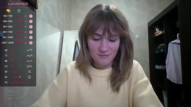 ElenoreHolguin online show from 04.19.26