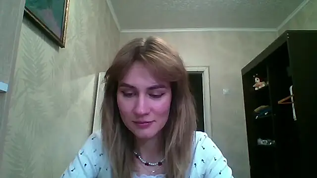 ElenoreHolguin online show from 04.21.26