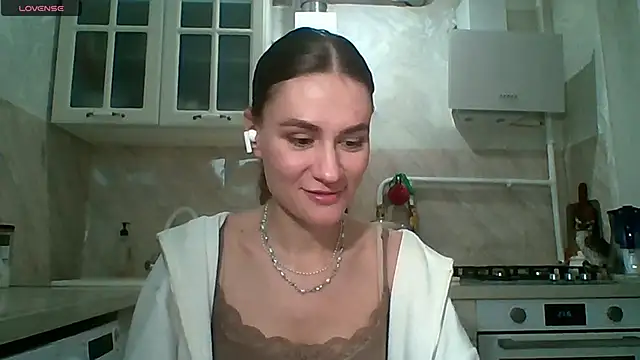 ElenoreHolguin online show from 04.29.26
