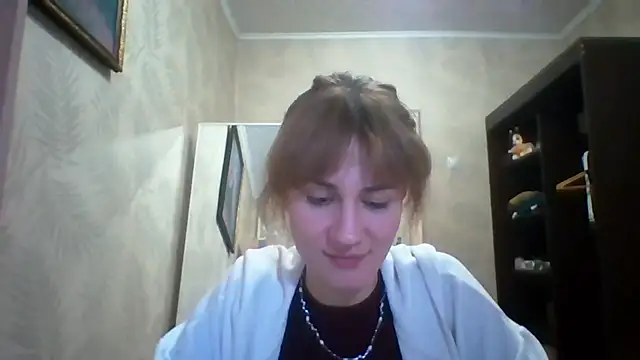 ElenoreHolguin online show from 04.30.26