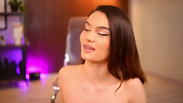 Lena Laurent online show from 05.11.26