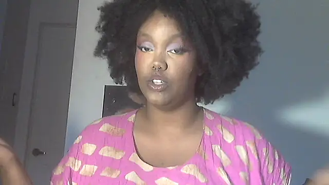 Snapshot of juicy_janet chatting on 03.11.26 juicy janet online show from 03.11.26