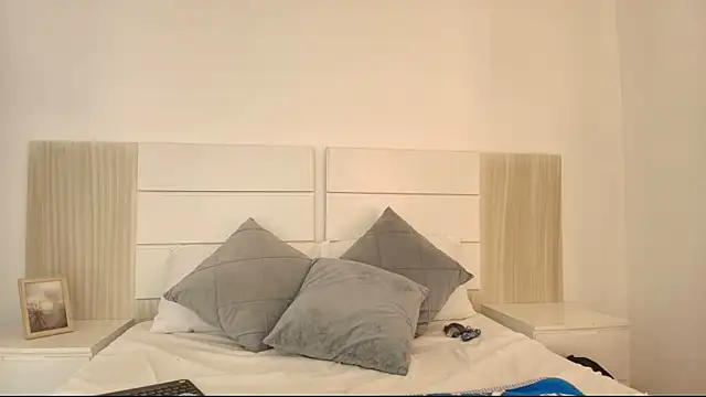 Violet  Rouse  online show from 03.11.26